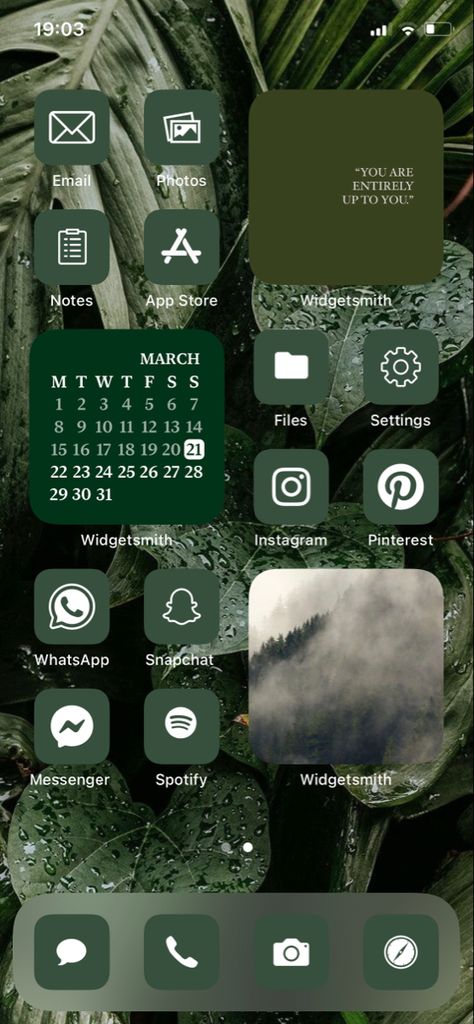 Dark Green IOS 14 Aesthetic Dark Green Aesthetic Ios14 Homescreen, Green Phone Widget Aesthetic, Ios Green Theme, Dark Green Phone Aesthetic, Dark Green Homescreen Layout, Dark Green Iphone Aesthetic, Dark Green Iphone Layout, Dark Green Phone Theme, Dark Green Home Screen