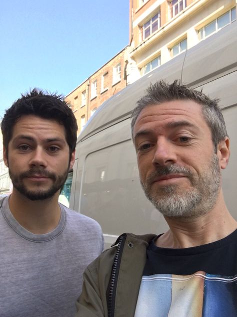 (1) Eden Ristow (Film Oracle) on Twitter: "Today’s selfie...... Dylan O’Brien 🥳 https://t.co/DuMi0ejt8j" / Twitter Dylan Obrien Selfie, Selfie Outside, Dylan Obrian, Dylan Obrien, Mans World, Dylan O, Dylan O'brien, Rare Photos, Pretty Men