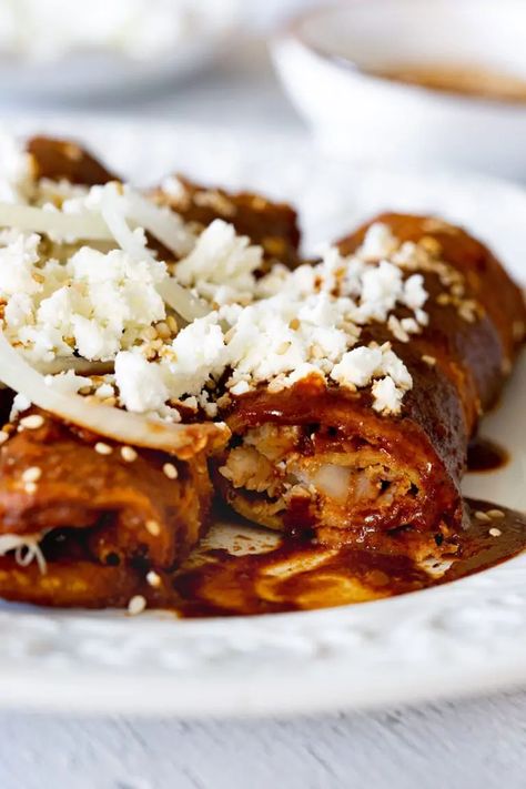 Enmoladas Recipe, Mole Enchiladas Recipe, Chicken Mole Enchiladas, Mole Enchiladas, Mexican Mole Sauce, Chicken Mole Recipe, Mole Recipe, Make Chicken Broth, Best Enchiladas