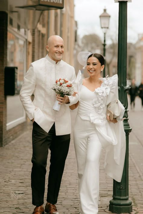 Terno with Meaningful Details | Philippines Wedding Blog Heart Evangelista Filipiniana Dress, Terno Filipiniana Wedding Dresses, Modern Filipina Wedding, Modern Filipiniana Wedding Dress, Modern Filipiniana Gown Prom, Filipiniana Wedding Gown, Terno Filipiniana, Pantsuit Wedding, Filipiniana Gown