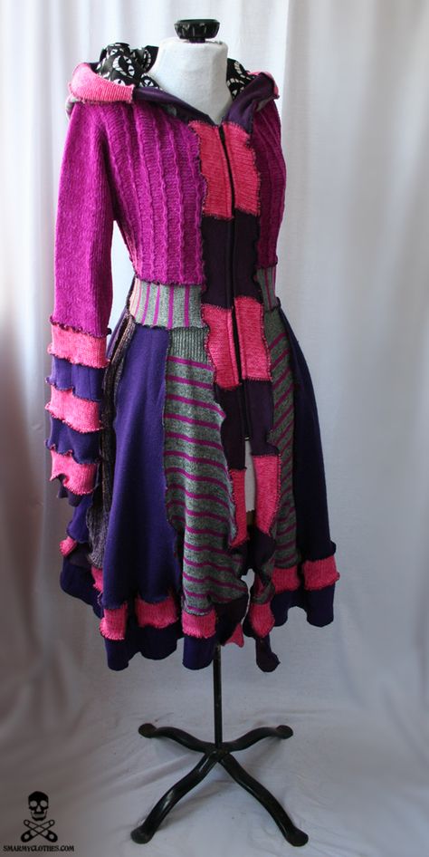 Cheshire Cat Clothes, Cheshire Cat Cosplay, Cat Patchwork, Romanian Clothing, Cheshire Cat Costume, Disney Dress Up, Alice In Wonderland Costume, Wonderland Costumes, Patchwork Sweater