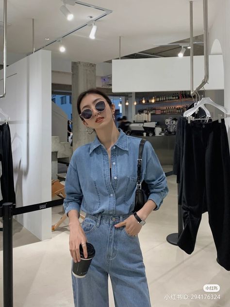 Tita Fits, Official Clothes, Tee Shirt Outfit, Oversized Tee Shirt, Celana Jeans, Casual Day Outfits, Double Denim, Quick Outfits, Street Style Winter