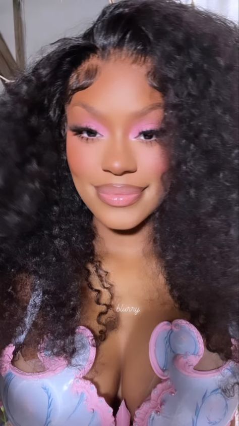 Pastel Makeup Black Women, Light Pink And Purple Makeup Looks, Pink Purple Eyeshadow, Pastel Eyeshadow Looks Black Women, Hot Pink Makeup Looks Black Women, Cute Eyeshadow, Pink Birthday Makeup For Black Women, Soft Pink Glam Makeup, Pink Blush Makeup Looks