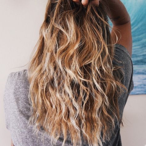 Easy overnight beach waves. Just do a loose french braid, and sleep, the key is the right products and how to use them. | Goldfish Kiss Wet Beach Hairstyles, Beach Wave Braids Overnight, Wet Beach Waves Hair, Sleep With Wet Hair Tips, Overnight Beach Waves Sleep Wet Hair, Wet Hair Overnight, Overnight Braids, Everyday Curls, Vaseline Beauty Tips