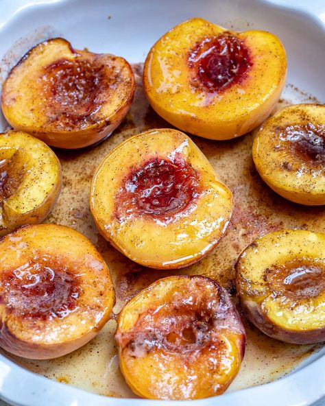 Roasted Peaches, Cookies Banane, Clean Eating Dessert Recipes, Healthy Honey, Baked Peach, Clean Eating Desserts, Baked Fruit, Bean Seeds, Clean Food Crush