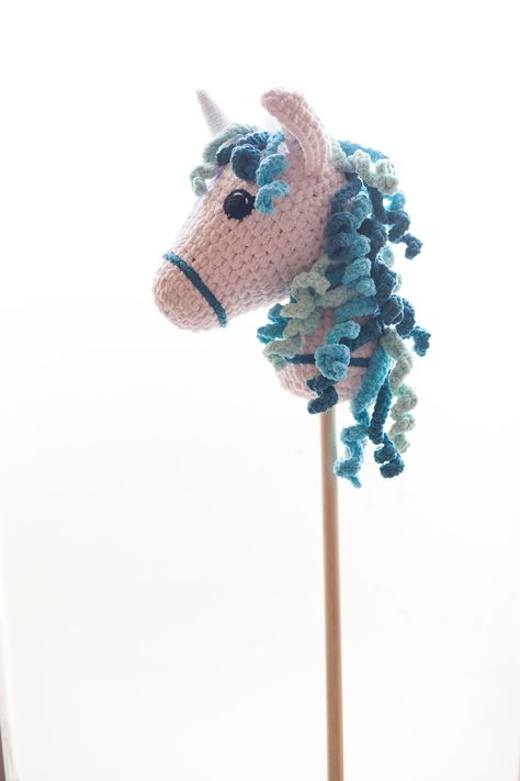 Stick Horse Pattern, Diy Stick Horse, Unicorn Hobby Horse, Horse Crochet Pattern, Horse Crochet, Silkie Chickens, Stick Horses, Horse Pattern, Hobby Horse