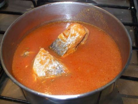 How to prepare light soup the Ghanaian way Light Soup Ghana, Ghana Light Soup Recipe, Tilapia Soup, Light Soup, Ghanaian Food, Light Soups, Fish Soup, The Soup, Fresh Fish