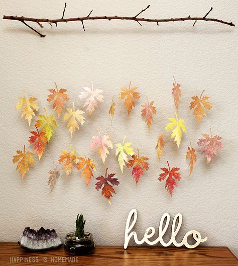 Put some fall spice in your decor with these easy DIY projects Fall Room Decor Diy, Easy Diy Thanksgiving Decorations, Easy Diy Thanksgiving, Fall Room Decor, Thanksgiving Decorations Diy, Craft Wall, Decor Ikea, Diy Thanksgiving, Paper Leaves