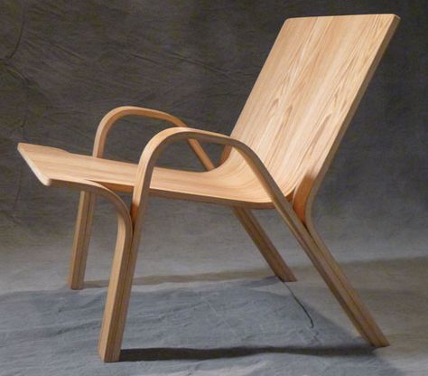 The seat is elegantly supported from the edges of the branching legs creating a bridge between the front and the back legs. The ramification of the legs not only split in two directions with the same angle to each side generating a consistent flow in the … Danish Chair, Wood Art Projects, Curved Wood, Bent Wood, Lighting Design Interior, Outdoor Wood, Armchair Design, Easy Chair, Wooden Chair