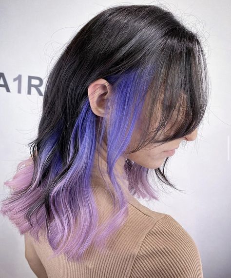 hair_one_tino instagram Black Hair Purple Highlights, Peekaboo Hair Ideas, Blonde Hair With Blue Highlights, Purple Peekaboo Highlights, Purple Peekaboo Hair, Pink Peekaboo Hair, Blonde Peekaboo Highlights, Purple Hair Color Ombre, Natural Dark Hair