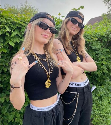 Duo Halloween Costumes Gangsters, Gangsta Costume Halloween, Gangsters Halloween Costume, 2person Halloween Costumes, 90s Rappers Costume, 90s Rapper Halloween Costume, Ali G Costume, Gangster Halloween Costumes Girl, Halloween 2 Person Costumes