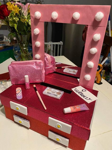 Diy Suprise Ideas, Cardboard Vanity Diy, Christmas Suprises Ideas, Big Box Diy, Surprise Make Up, Kids Valentine Boxes, Surprise Engagement Party, Surprise Date, Valentine Mailbox