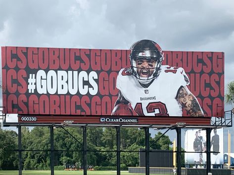 Mike EvansGo Bucs billboard Sports Billboard Design Ideas, Sports Billboard Design, Sports Billboard, Sport Billboard, Billboard Design Ideas, Billboard Ideas, Movie Billboard, Sport Graphic, Ed Design