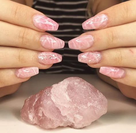 Clear Pink Gel Nails With Design, Stone Nails, Rose Quartz Nails, Ideas Uñas, Quartz Nails, Hippie Nails, Quartz Nail, Casual Nails, Simple Acrylic Nails