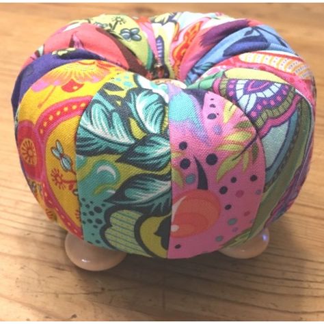 Tula Pink Mini Tuffet Pincushion Kit Tuffet Pattern Free, Pin Cushion Pattern, Patchwork Tote Bags, Pin Cushions Patterns, Tote Bag Tutorial, Quilted Patchwork, Beach House Art, Bag Tutorial, Quilting Supplies