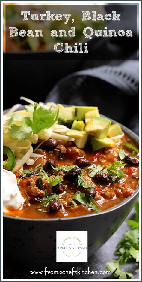 Turkey, Black Bean and Quinoa Chili is healthy, easy to make and one you'll crave all fall and winter long!  It's low in fat with tons of fiber and protein! Best Chilli Recipes, Cozy Winter Food, Black Bean Quinoa Chili, Recipe For Chilli, Chili Cook Off Party, October Meal Plan, Turkey Dinner Ideas, Pinto Bean Chili, Turkey Black Bean Chili