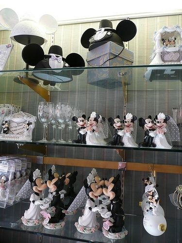 Mickey Mouse Wedding, Disneyland Wedding, Disney World Wedding, Boda Ideas, Disney Inspired Wedding, Disney Wedding Theme, Cars Disney, Disney Weddings, Disney Fairy Tale Weddings