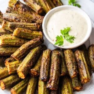 Air Fryer Crispy Okra - Garden in the Kitchen Orka In Air Fryer, Fried Okra Recipe Air Fryer, Air Fryer Okra Fresh, Okra Recipes Healthy, Okra Garden, Frozen Okra Recipes, Dehydrated Okra, Air Fryer Okra, Crispy Okra