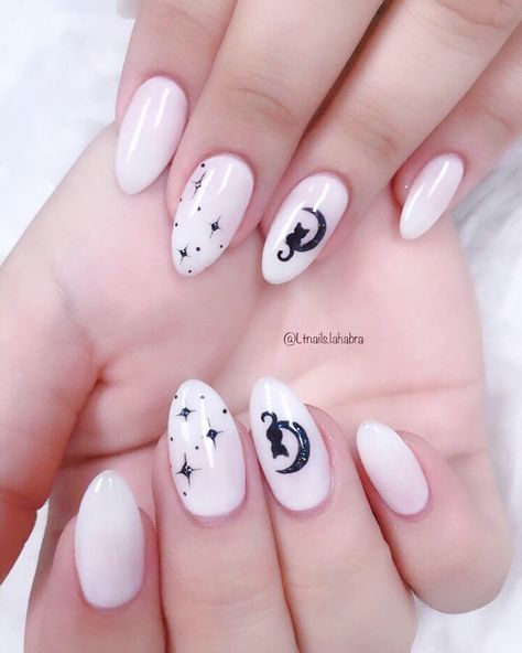 Cat On Moon Nail Art, Moon On Nails, Cat On The Moon, Ideas Uñas, Moon Nails, Nail Styles, Star Nails, Fashion 2024, On The Moon