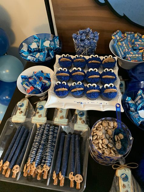 Cookie Monster Treats Desserts, Cookie Monster Snack Ideas, Baby Shower Cookie Monster Theme, Cookie Monster Baby Shower Treats, Cookie Monster Treat Table, Cookie Monster Birthday Decorations, Cookie Monster Birthday Theme, Cookie Monster Dessert Table, Cookie Monster Theme Baby Shower Ideas