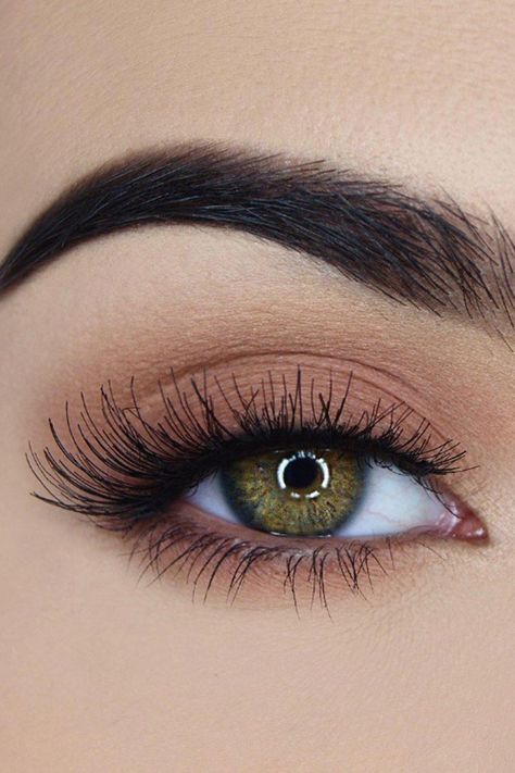 Beauty Hacks Eyelashes, Eyes Tutorial, How To Grow Eyelashes, Cat Eye Makeup, Makeup Eye Looks, Beautiful Eye, Natural Eyes, Natural Eye Makeup, Makeup Pictures