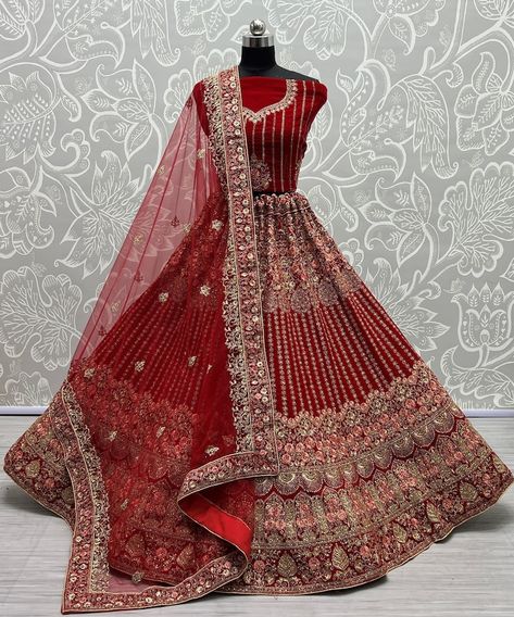 Pakistani Wedding Lehenga, Velvet Lehenga Choli, Bride Lehenga, Lehenga For Women, Unique Sarees, Fancy Lehenga, Velvet Lehenga, Bridal Lengha, Lehenga Choli Designs