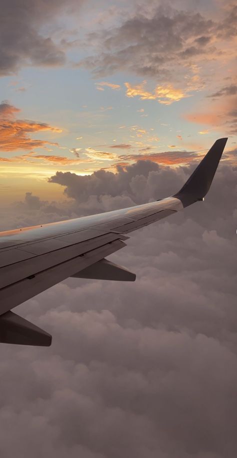 Plane Window Aesthetic, Airplane Window Aesthetic, Plane Sunrise, Plane Window View, Flight Aesthetic, Plane Wallpaper, Plane Aesthetic, Airplane Aesthetic, Plane View