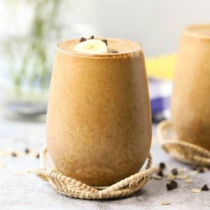 Fancy Coffee Drinks, Mocha Smoothie, Banana Coffee, Banana Smoothie Recipe, Tropical Smoothie, Family Friendly Dinners, Recipes For Breakfast, Breakfast Drink, Fancy Coffee