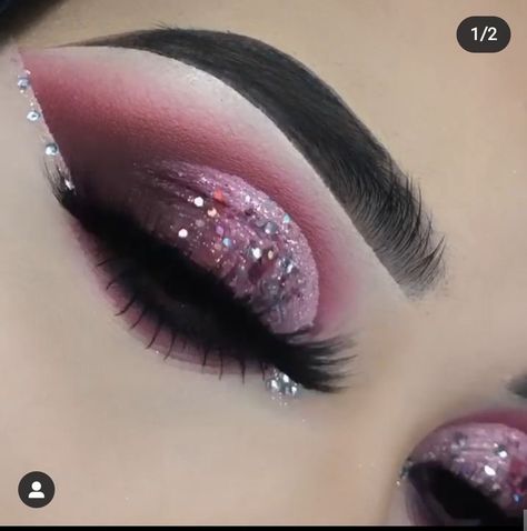 Baddie Eyeshadow Looks, Quinceanera Makeup, Festival Makeup Glitter, Red Eye Makeup, Bridal Eye Makeup, Glitter Rosa, Makeup Is Life, Glitter Eye Makeup, Fall Makeup Looks