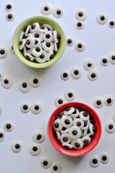 How To Make Vegan Googly Eyes Halloween Snack Ideas, Edible Eyes, Treats For Kids, Vegan Halloween, Halloween Snack, Halloween Treats For Kids, Spice Racks, Googly Eyes, Halloween Snacks