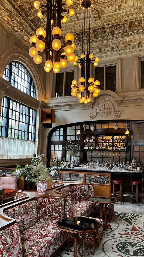 chewyorkcity on Instagram: The most gorgeous new hotel with restaurants from Estela and Lodi team🥂 • • • #nyc #newyorkcity #nychotels #orchardstreet #lowereastside The Ludlow Hotel Nyc, Ludlow Hotel, New York Restaurants, Lafayette Hotel, Manifesting Board, Ny Hotel, Nyc Hotels, Nyc Restaurants, Lower East Side