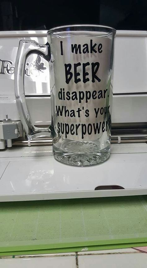 Beer mug Guy Cups Vinyl, Beer Mugs Vinyl, Blinged Cups, Mug Ideas, Vinyl Creations, Glitter Tumbler Cups, Cricut Tips, Vinyl Ideas, Beer Mugs