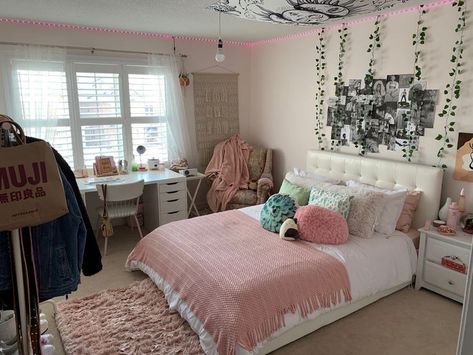 Small Space Bedroom Ideas, Space Bedroom Ideas, Fresh Home Decor, Fresh Bedroom, Small Space Bedroom, Space Bedroom, Home Decor Idea, Common Room, Redecorate Bedroom