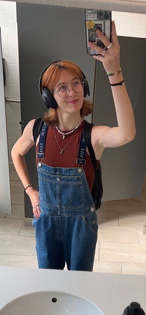 wife beater + overalls = fit Black Tank Tops Outfit, Denim Overalls Outfit, Masc Outfits, Overalls Outfit, Tank Top Outfits, Summer Tank Tops, Layering Outfits, Denim Overalls, Black Tank Tops