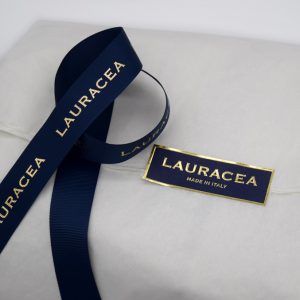 E Commerce Packaging Ideas, Fancy Packaging Design, Ribbon Packaging, Branded Ribbon, Luxury Brand Packaging, Personalized Packaging, Fancy Packaging, Clothing Packaging, Branding Design Packaging