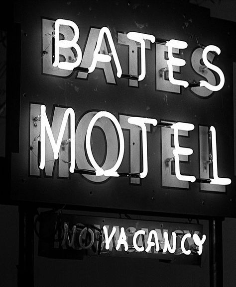 Bates Motel Sign, Mexico Women, Motel Sign, Hitchcock Film, Bates Motel, French Cinema, Rainbow Room, History Projects, Alfred Hitchcock