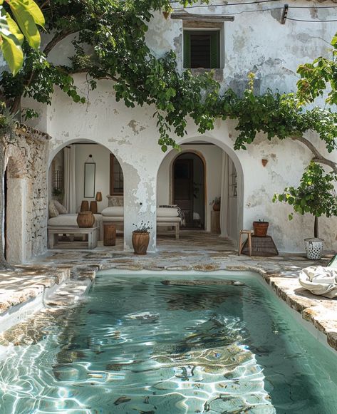 Mallorca House, Mediterranean Pool, Mediterranean Patio, Small Pools, Organic Architecture, Ponds Backyard, Mediterranean Homes, Outdoor Swimming, Mediterranean Style