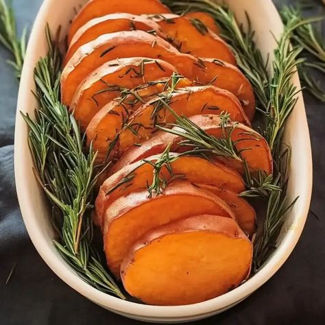 Rosemary Sweet Potatoes Rosemary Sweet Potatoes, Roasted Yams, Honey Drizzle, Sweet Potatoes Recipe, Infused Butter, Thanksgiving Leftovers, Turkey Dinner, Baked Sweet Potato, Potatoes Recipe