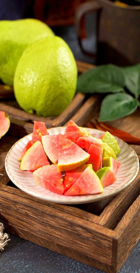 Guava Plant, Pineapple Guava, Guava Tree, Guava Fruit, Fruits Photos, Fruit Photography, Exotic Fruit, Food Pin, Delicious Fruit