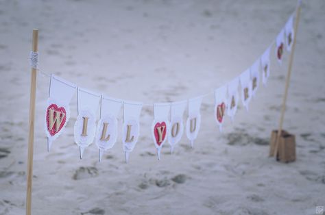 Our cute will you marry me beach sign  www.unforgettable-proposals.com.au Will You Marry Me Sign Ideas, Will You Marry Me Ideas Proposals Beach, Proposal Signs Marry Me Diy, Proposal Ideas Beach, Marry Me Sign, Vacation Snacks, Ceremony Aisle, Beach Proposal, Beach Sign