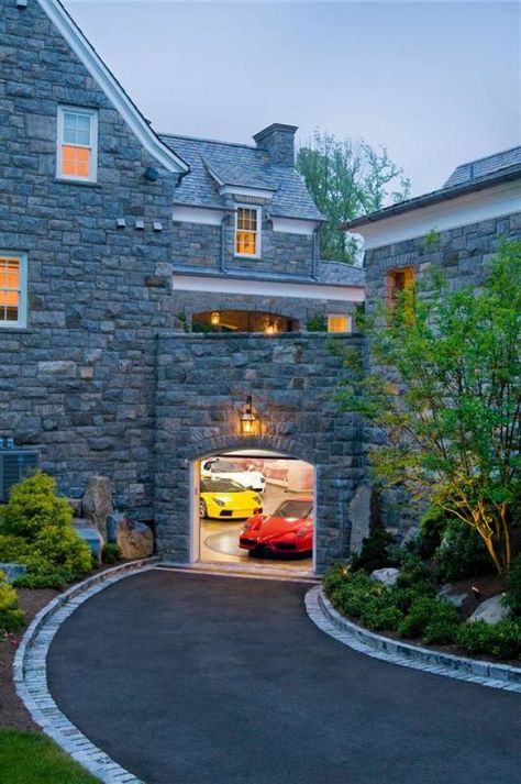 Garage Pictures, Underground Garage, Cool Garages, House Garage, Ultimate Garage, Dream Car Garage, Luxury Garage, Porte Cochere, House Luxury