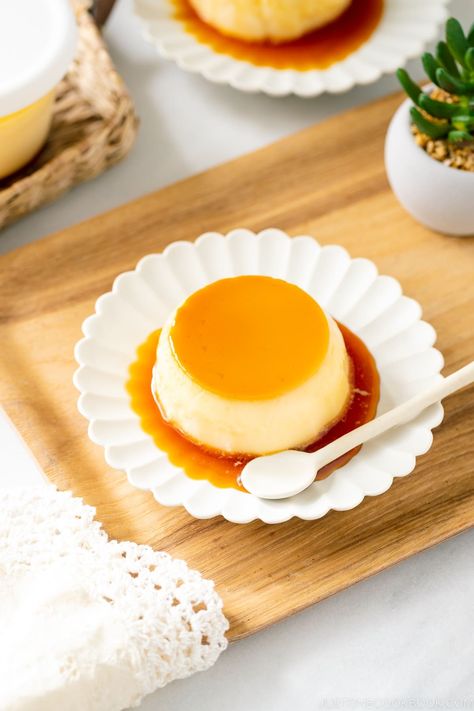 Purin Recipe, Japanese Custard Pudding, Japanese Custard, Japanese Pudding, Desserts Japonais, Honey Pancakes, Japanese Dessert Recipes, Asian Dessert Recipes, Caramel Pudding