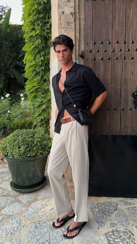 Old Money Instagram, All White Mens Outfit, Havaianas Outfit, Marc Forne, Summer Holiday Outfits, Trendy Boy Outfits, Mens Casual Dress Outfits, Classy Work Outfits, Date Nights