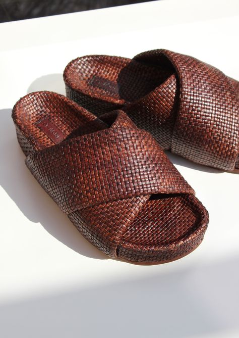 A St. Agni Classic, the Woven Flatform Slide boasts a comfortable flatform silhouette, cushioned criss-cross leather detail, rubber sole, and a very approachable look to style for day to evening affairs. The Woven Flatform adds height without sacrificing comfort - we envision pairing this classic slide with elevated basics from our In-House Line or with the Ring Detail Maxi Dress from St. Agni and a favorite vintage blazer. Made in India Regularly clean leather with a soft brush or cloth, air ou St Agni, Style Guru, Vintage Lifestyle, Elevated Basics, Leather Detail, Vintage Blazer, Classic Outfits, Winter Fashion Outfits, Handmade Shoes