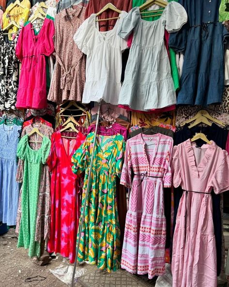 10 Reasons Why Sarojini Nagar Market Is Perfect For Festive Shopping - ShaadiWish Sarojini Market, Sarojini Nagar Market, Sarojini Nagar, Mumbai Wedding, Festival Shop, Groom Wear, Wedding Videographer, Market Shopping, Wedding Catering