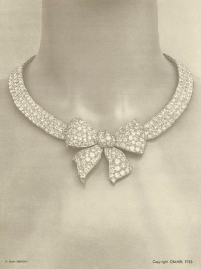 Chanel Jewelry 1932 Mode Chanel, Saatchi Gallery, Bow Necklace, Bow Jewelry, Chanel Jewelry, High Jewelry, All That Glitters, Coco Chanel, Bling Bling