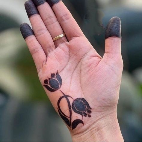 Simple Mehndi Designs Flowers, Backside Mehendi Design, Easy And Beautiful Mehndi Designs, Short Mehndi Design, Henna Inspo, Simple Mehendi Designs, Simple Mehndi Design, Circle Mehndi, Unique Mehndi