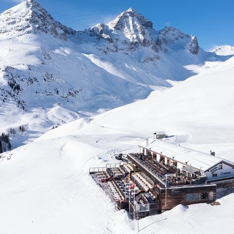 146 days until ski season, but who’s counting? Badrutt’s Palace, a legendary hotel nestled in the heart of St. Moritz, is where you NEED to be this ski season ⛷️ Immerse yourself in breathtaking mountain views, impeccable service, and world-class amenities, such as: • Luxurious rooms and suites with stunning lake and mountain views • Michelin-starred dining and a variety of restaurants for every craving • Pampering spa with an indoor pool boasting panoramic views • Ski-in/ski-out access and... St Moriz, Luxurious Rooms, Ski Season, St Moritz, Michelin Star, Mountain Views, Indoor Pool, Mountain View, In The Heart