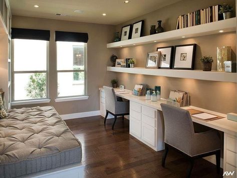 Love this for a guest room. #homeofficeGuestRoom #Guest #homeofficeGuestRoom #Love #offi  - Home Office Ideas ideas #HomeOfficeIdeas Home Office For 2, Hanger Homes, Office Masculine, Couple Office, Office For 2, Office Layouts, Office And Guest Room, Guest Bedroom/office, Spain House