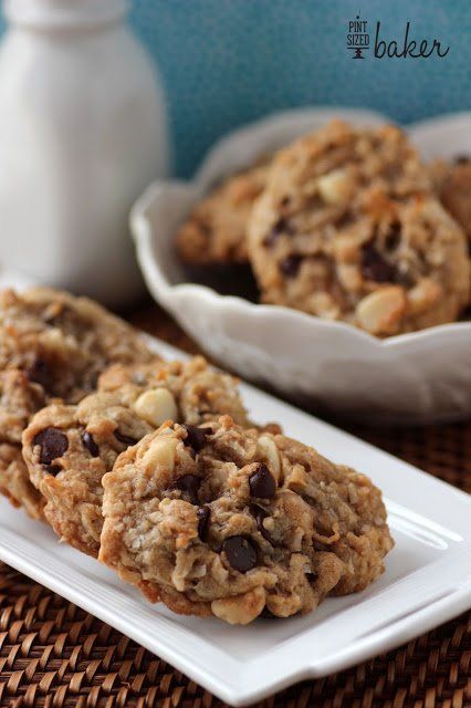 Chocolate Chip Cookies With Coconut, Cookies With Coconut, Macadamia Cookies, Macadamia Nut Cookies, Peanut Butter Pretzel, Macadamia Nut, Coconut Cookies, Pudding Desserts, Macadamia Nuts